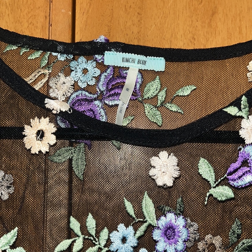 Mesh Floral Top - Picture 3 of 4
